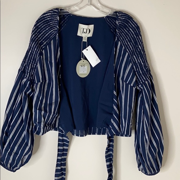 NWT Wrap striped puffy sleeves - Picture 6 of 8